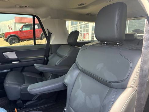 Used 2026 Ford Expedition Active AWD/4WD image 14