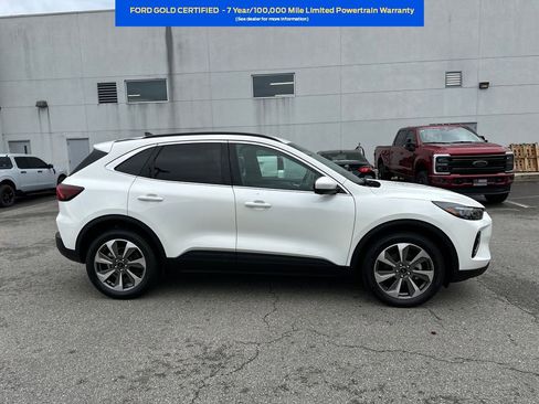 Certified 2023 Ford Escape Platinum image 2