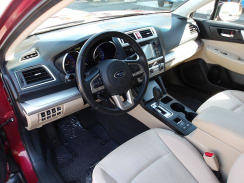 Used 2017 Subaru Outback 2.5i Premium AWD/4WD image 9