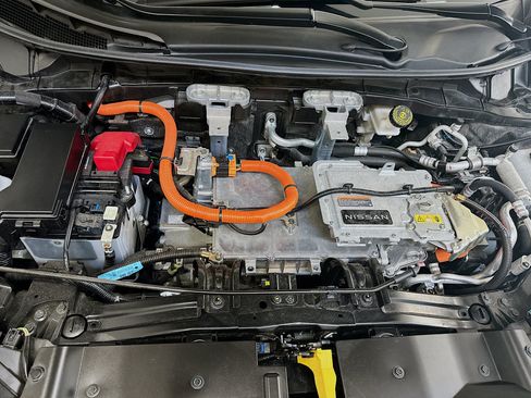 Used 2024 Nissan Ariya AWD image 34