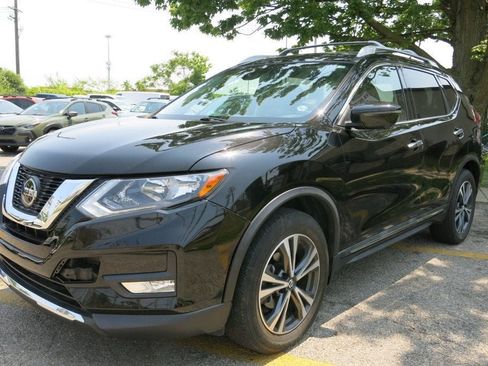 Used 2018 Nissan Rogue SL FWD image 2