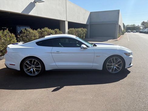 Used 2017 Ford Mustang GT Premium RWD image 4