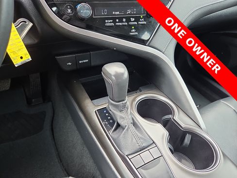 Used 2024 Toyota Camry SE FWD image 25