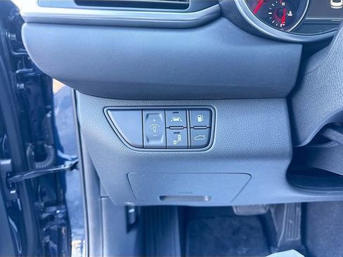 Used 2021 Genesis G70 2.0T image 10