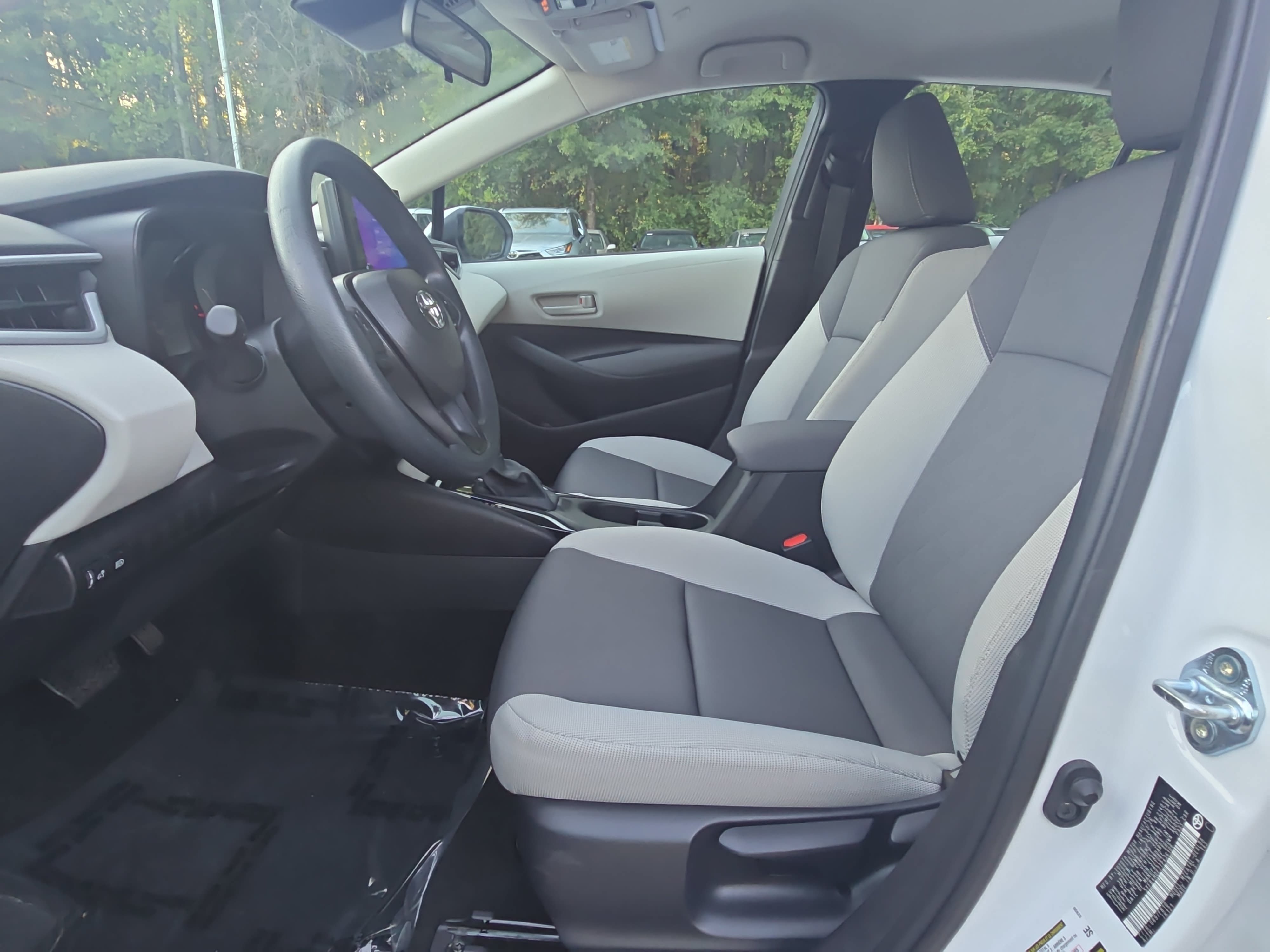 Used 2026 Toyota Corolla LE FWD image 14