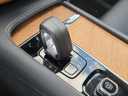 Certified 2024 Volvo XC90 T8 Plus image 14