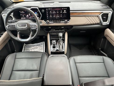 Used 2025 GMC Canyon Denali image 13
