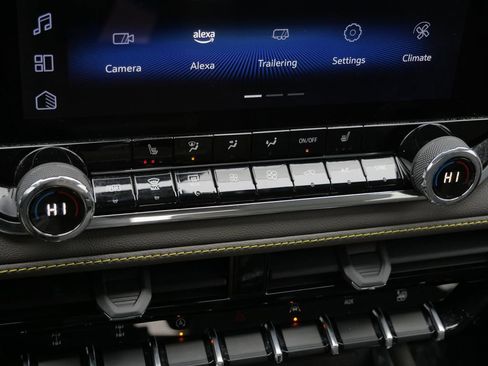 Used 2024 Chevrolet Colorado ZR2 image 40