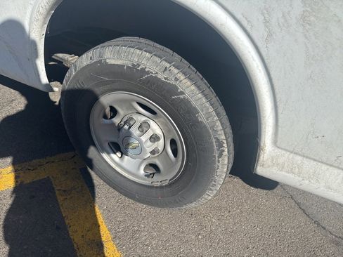 Used 2022 Chevrolet Express 2500 w/ Driver Convenience Package image 7