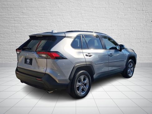 Used 2025 Toyota RAV4 XLE AWD/4WD image 6