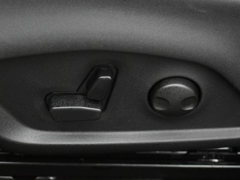 New 2026 Jeep Compass Latitude AWD/4WD image 32