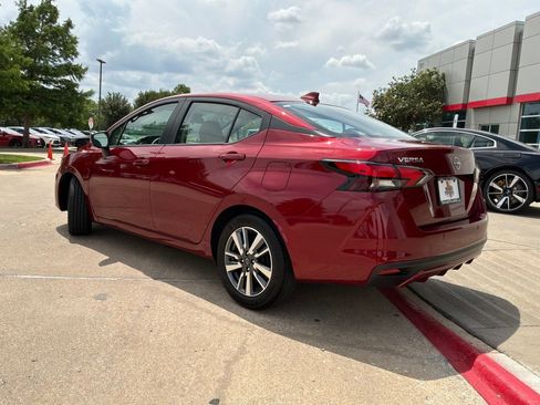 Used 2025 Nissan Versa SV FWD image 8