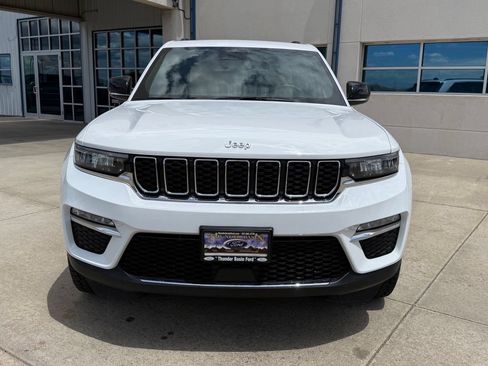 Used 2023 Jeep Grand Cherokee Limited w/ Trailer Tow Prep Group (B) AWD/4WD image 2