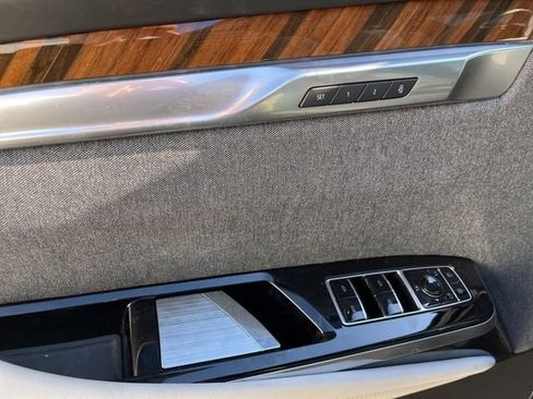 Used 2025 Cadillac Escalade Sport Platinum w/ LPO, ONYX Package image 18