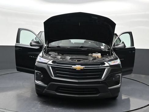 Used 2022 Chevrolet Traverse LS FWD image 34