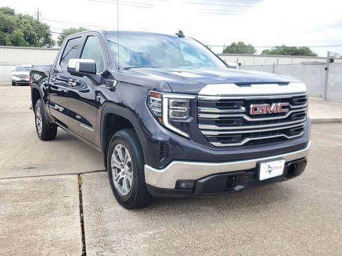 Used 2024 GMC Sierra 1500 SLT image 2