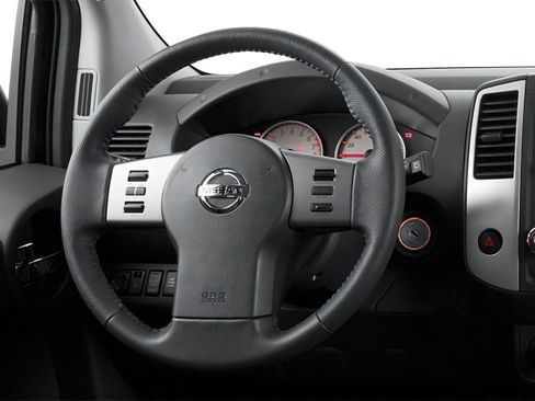 Used 2013 Nissan Xterra S image 4