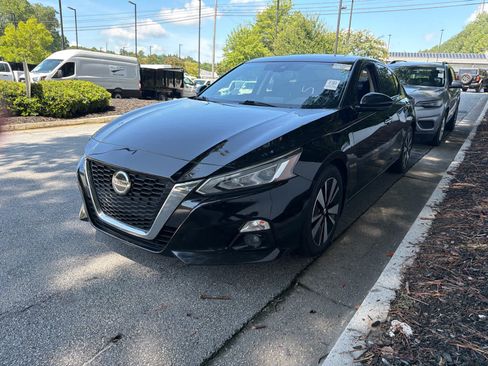 Used 2020 Nissan Altima 2.5 SV FWD image 1