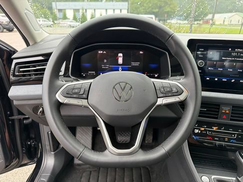 Used 2026 Volkswagen Jetta SE w/ Black Wheel Package FWD image 15