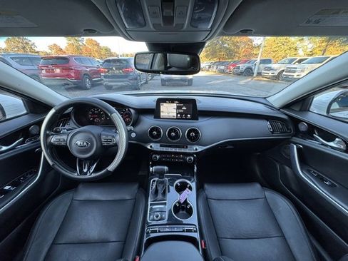 Used 2018 Kia Stinger Premium image 18