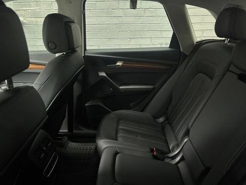 Used 2022 Audi Q5 2.0T Premium Plus w/ Premium Plus Package AWD/4WD image 5