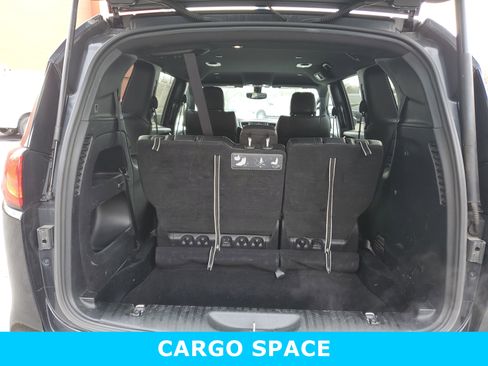 Used 2019 Chrysler Pacifica Touring-L w/ S Appearance Package image 10