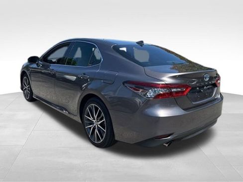 Used 2023 Toyota Camry XLE FWD image 6
