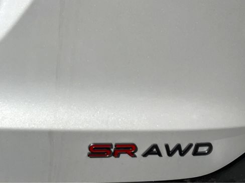 Used 2025 Nissan Kicks SR FWD image 6