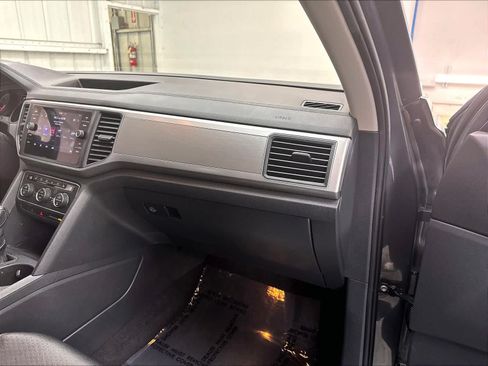 Used 2019 Volkswagen Atlas SE w/ Towing Package FWD image 30