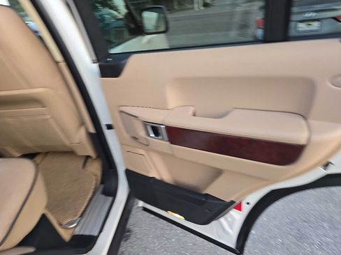 Used 2010 Land Rover Range Rover HSE LUX AWD/4WD image 16