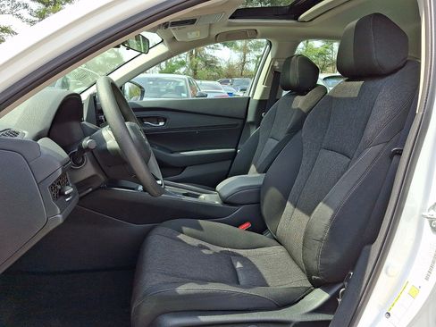Used 2023 Honda Accord EX image 14
