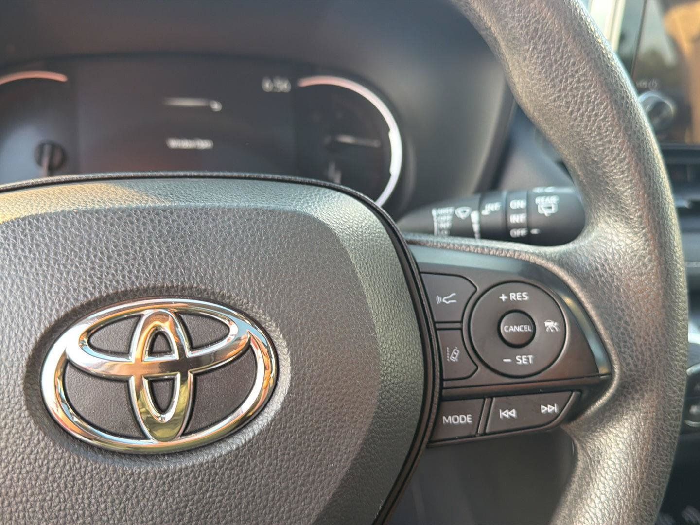 Certified 2025 Toyota RAV4 XLE w/ Convenience Package FWD image 22