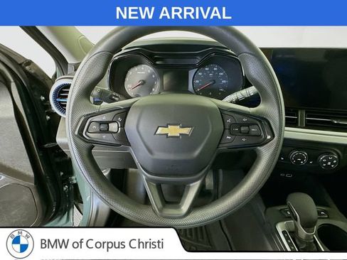 Used 2025 Chevrolet Trax LS w/ LS Convenience Package FWD image 13