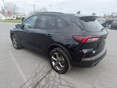 Certified 2025 Ford Escape ST-Line Select AWD/4WD image 6