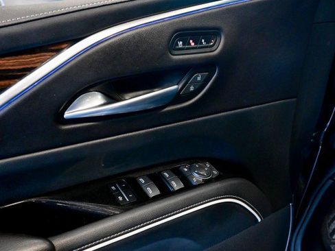 Used 2023 Cadillac Escalade ESV Premium Luxury image 16