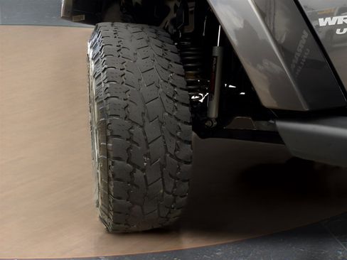 Used 2016 Jeep Wrangler Unlimited Sahara w/ Connectivity Group image 8