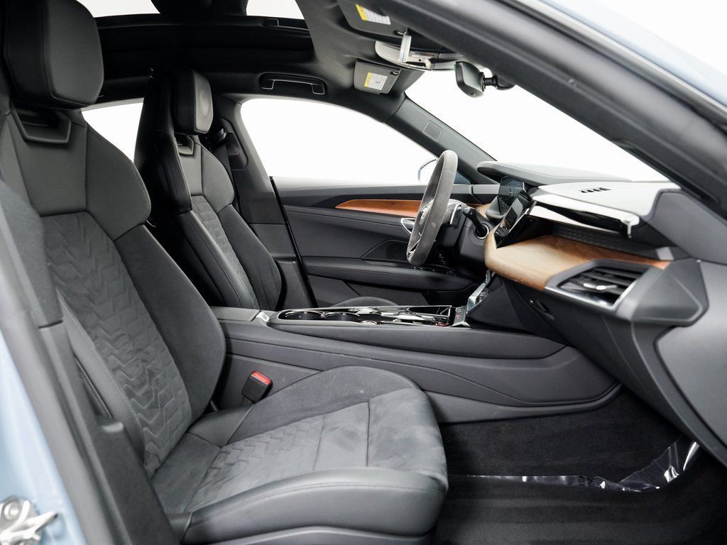 Used 2022 Audi e-tron GT Premium Plus AWD/4WD image 21