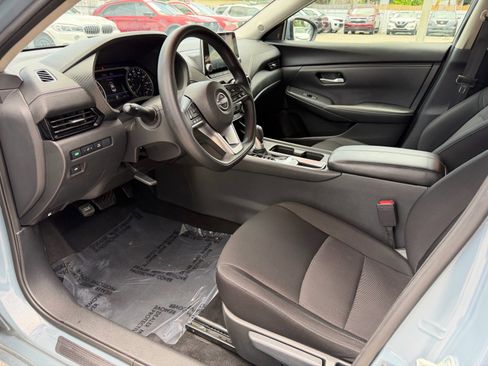 Used 2024 Nissan Sentra SV FWD image 11