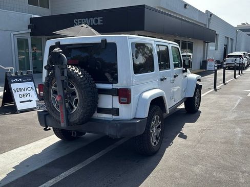 Used 2017 Jeep Wrangler Unlimited Rubicon w/ Connectivity Group AWD/4WD image 3