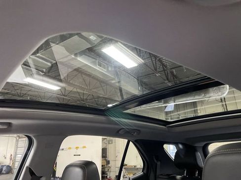 Used 2022 Chevrolet Equinox Premier AWD/4WD image 22