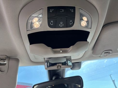 Used 2020 Chrysler Pacifica Touring-L Plus FWD image 14