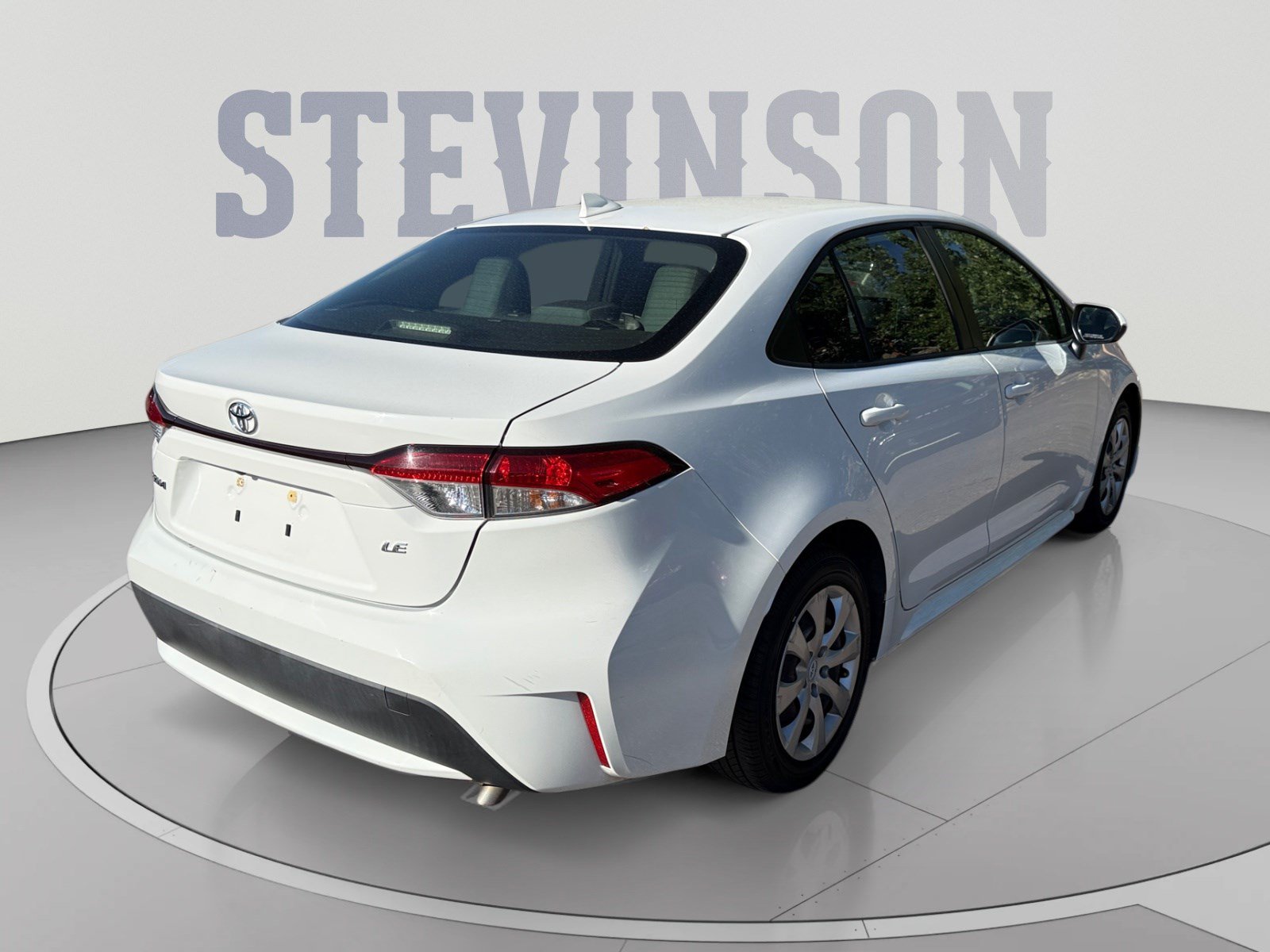 Used 2020 Toyota Corolla LE FWD image 5