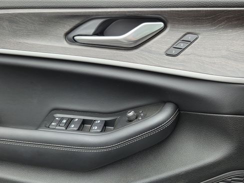 New 2025 Jeep Grand Cherokee Limited w/ Luxury Tech Group II image 17