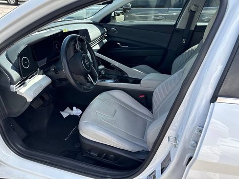 Used 2023 Hyundai Elantra Limited FWD image 7