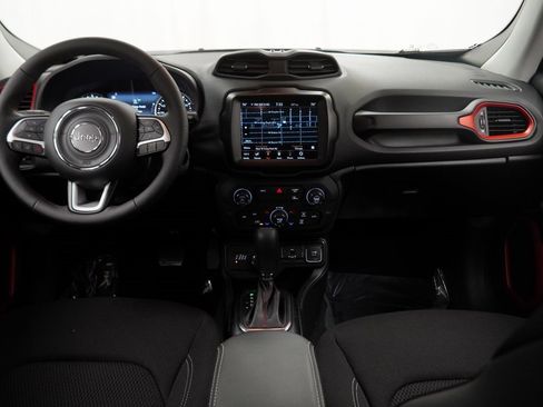 Certified 2023 Jeep Renegade Latitude image 22