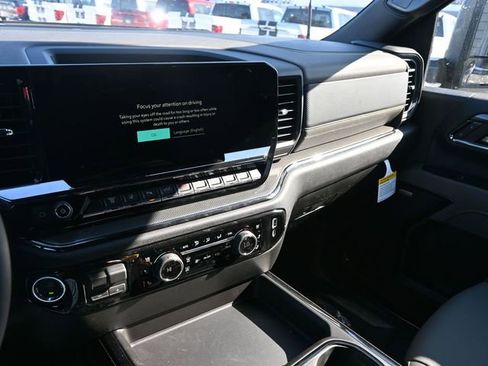 New 2026 Chevrolet Silverado 2500 ZR2 AWD/4WD image 21