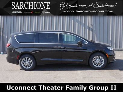 New 2026 Chrysler Pacifica Select