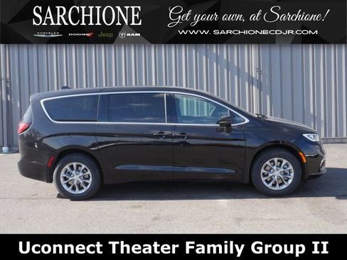 New 2026 Chrysler Pacifica Select AWD/4WD image 1