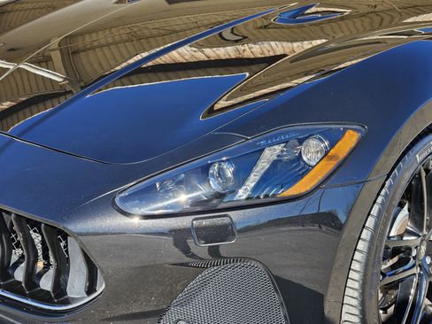 Used 2019 Maserati GranTurismo MC image 11