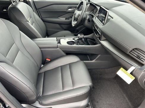 New 2026 Nissan Rogue SV FWD image 12
